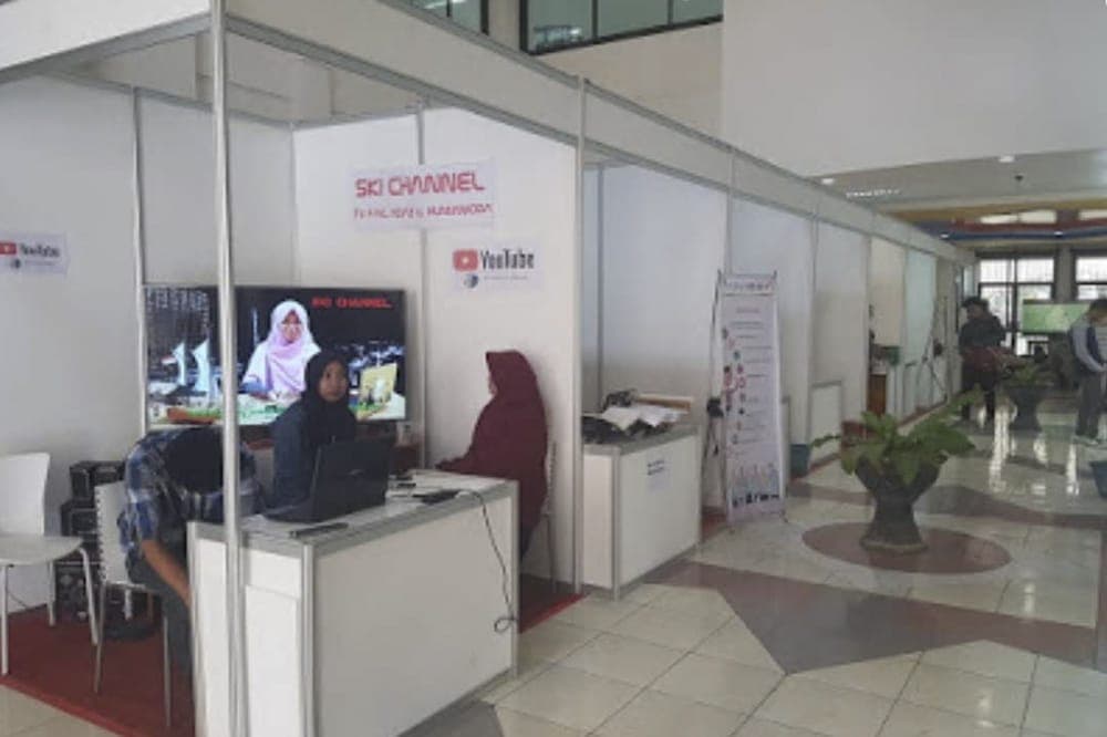 Sewa Booth Partisi R8 2 x 2 m Makassar