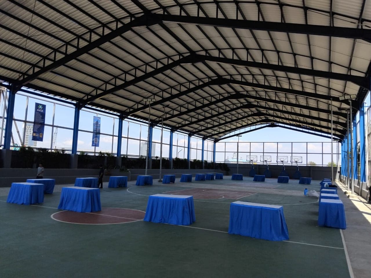 Sewa Meja Kotak Skirting Makassar
