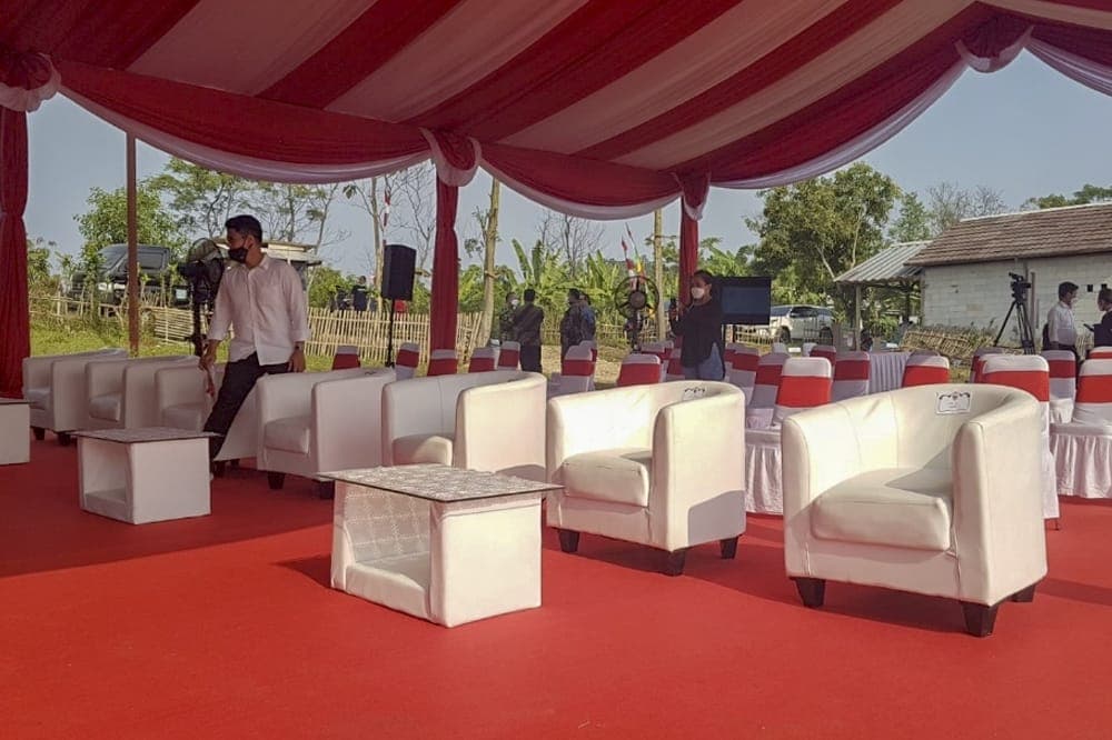 Sewa Meja Kaca VIP Makassar