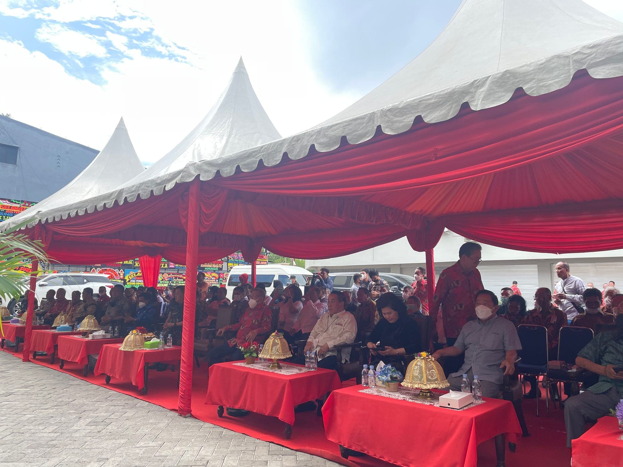 Sewa Tenda Sarnafil 5 x 5 m Full Dekorasi Makassar